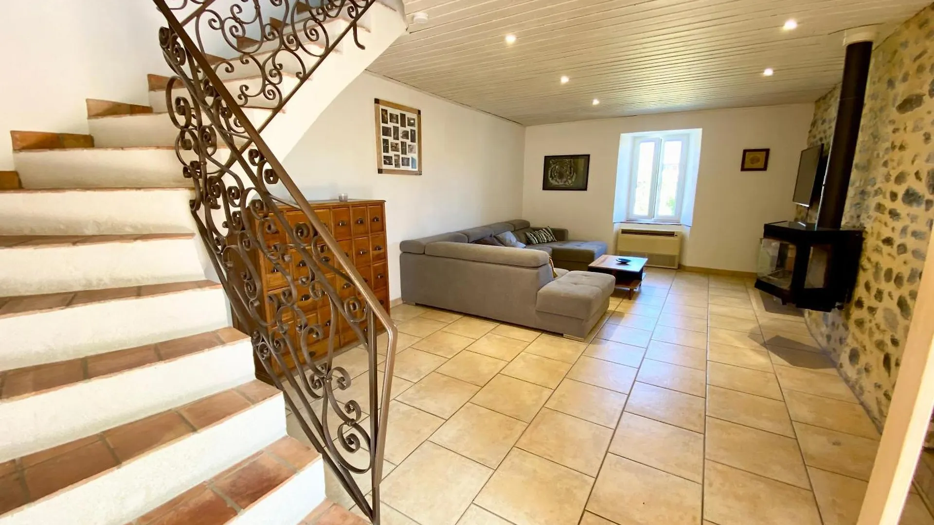 Belle Maison De Pierre Pour 10P, 4Ch, Piscine Privative, Grand Jardin Clos Alba-la-Romaine 0*,  Франция